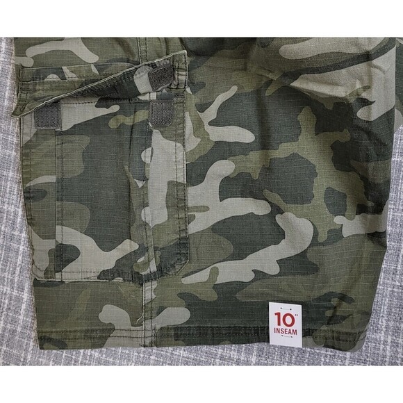 NWT Wrangler Cargo Short Ripstop Tech Pocket Light Stretch Green Camo Men's 46 - Picture 7 of 9